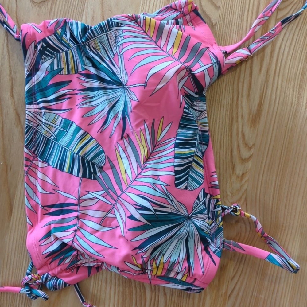 (2/30$) La Vie En Rose New Swimsuit top to mix